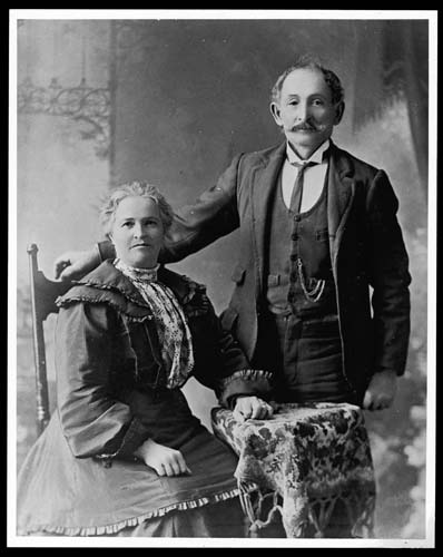 Maria and Lorenzo Roder in Lismore, New South Wales, c 1900. Reproduced courtesy Lorraine Lovitt.