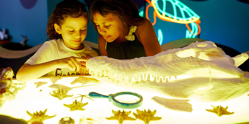 Kids playing in the Aquatic Imaginarium