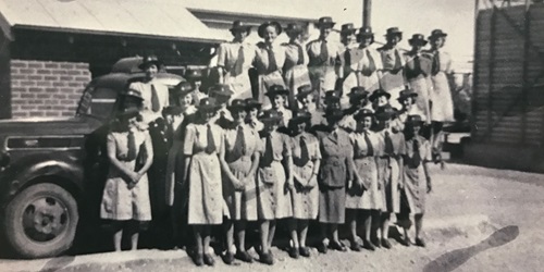 Women from the Cowra Land Army WWII. Retrieved From: Cowra Family History Group Inc. 