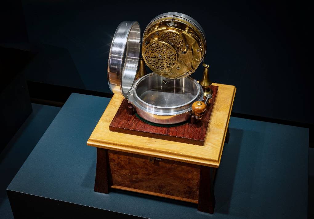 Norman Banham’s replica of Harrison’s sea watch H4. With completely different workings to Harrison’s previous chronometers, H4 featured a large balance wheel which beat more rapidly to combat the motion of the seas