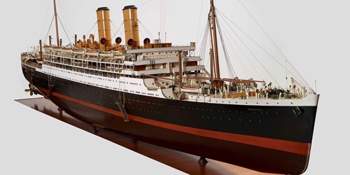 SS Orontes model passenger liner