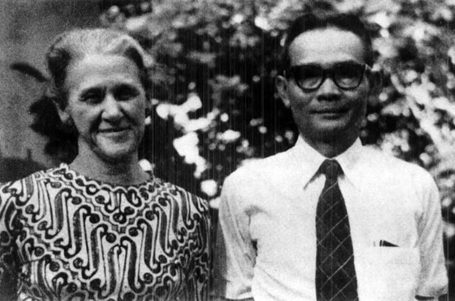 Molly and Mohamad Bondan in Indonesia some years after their marriage. From In Love with a Nation: Molly Bondan and Indonesia.