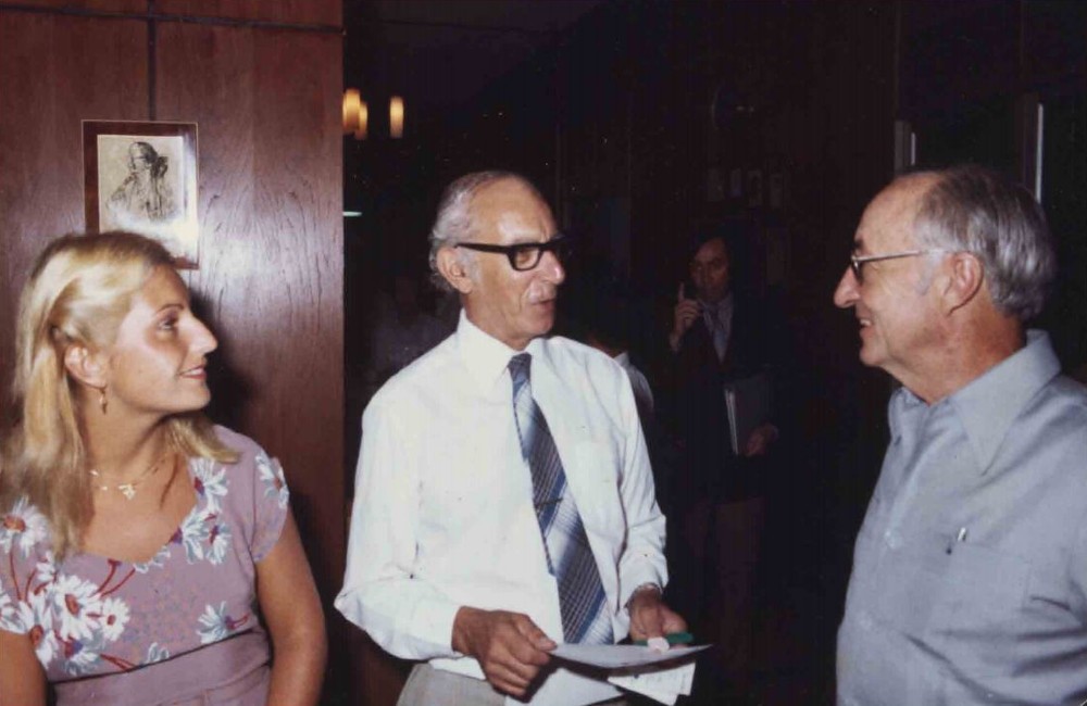 Tony Rafty standing between his daughter Juliet and former Ambassador Tom Critchley, Jakarta, Indonesia, March 1980. National Library of Australia